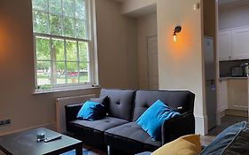 Stunning King Suite Apartment In The Heart Of Leeds City Center