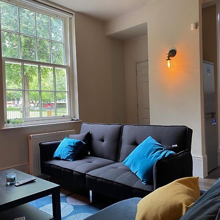 Stunning King Suite Apartment In The Heart Of Leeds City Center Exterior photo