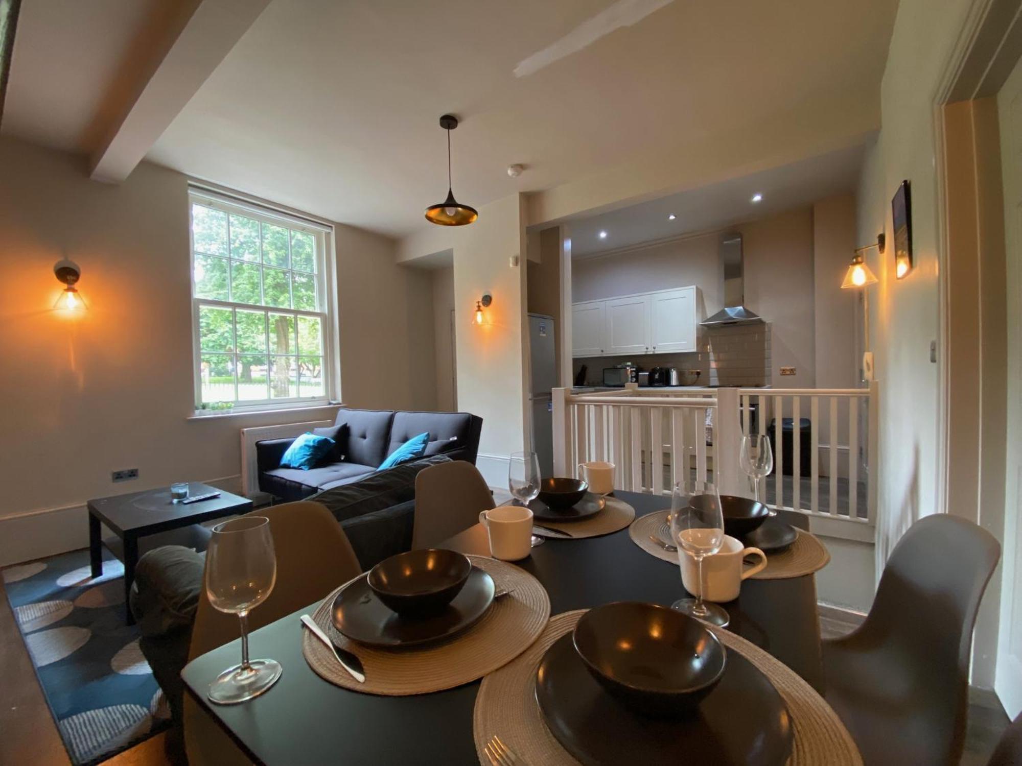 Stunning King Suite Apartment In The Heart Of Leeds City Center Exterior photo