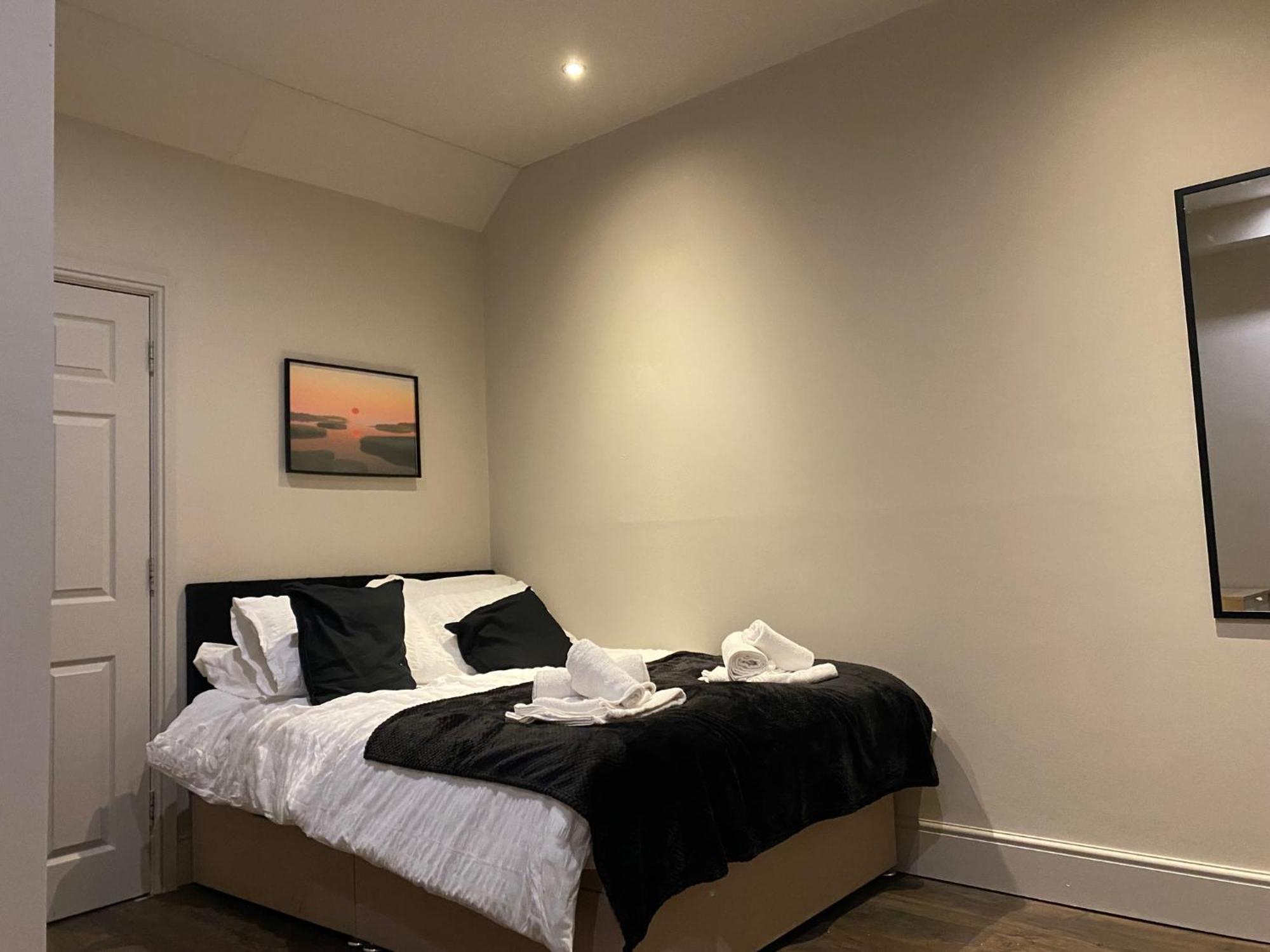Stunning King Suite Apartment In The Heart Of Leeds City Center Exterior photo