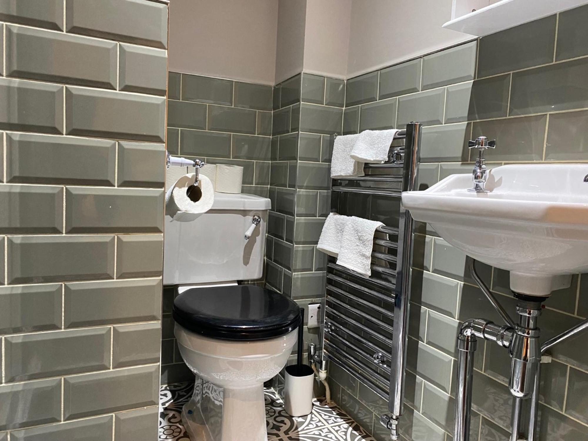 Stunning King Suite Apartment In The Heart Of Leeds City Center Exterior photo