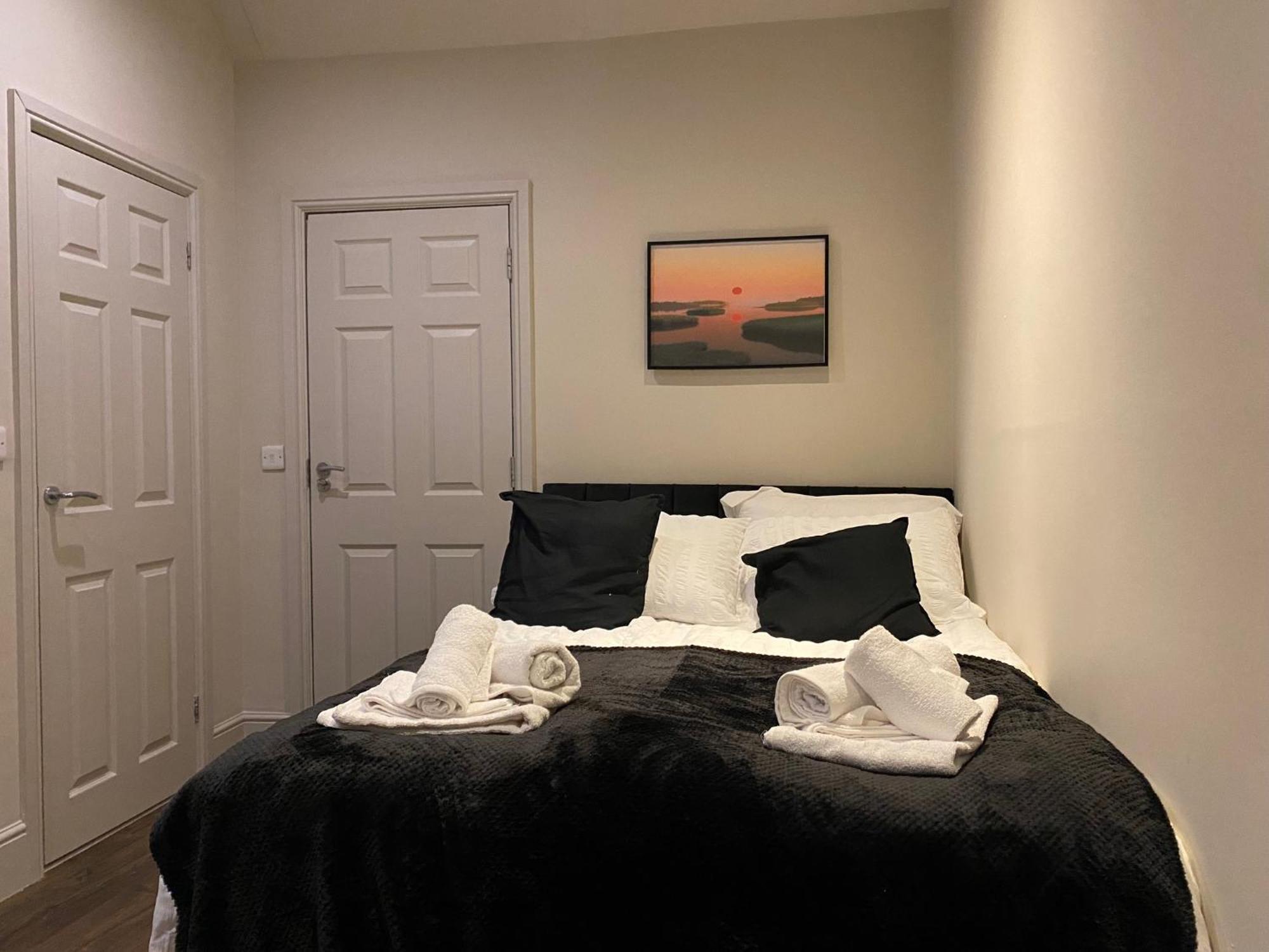 Stunning King Suite Apartment In The Heart Of Leeds City Center Exterior photo