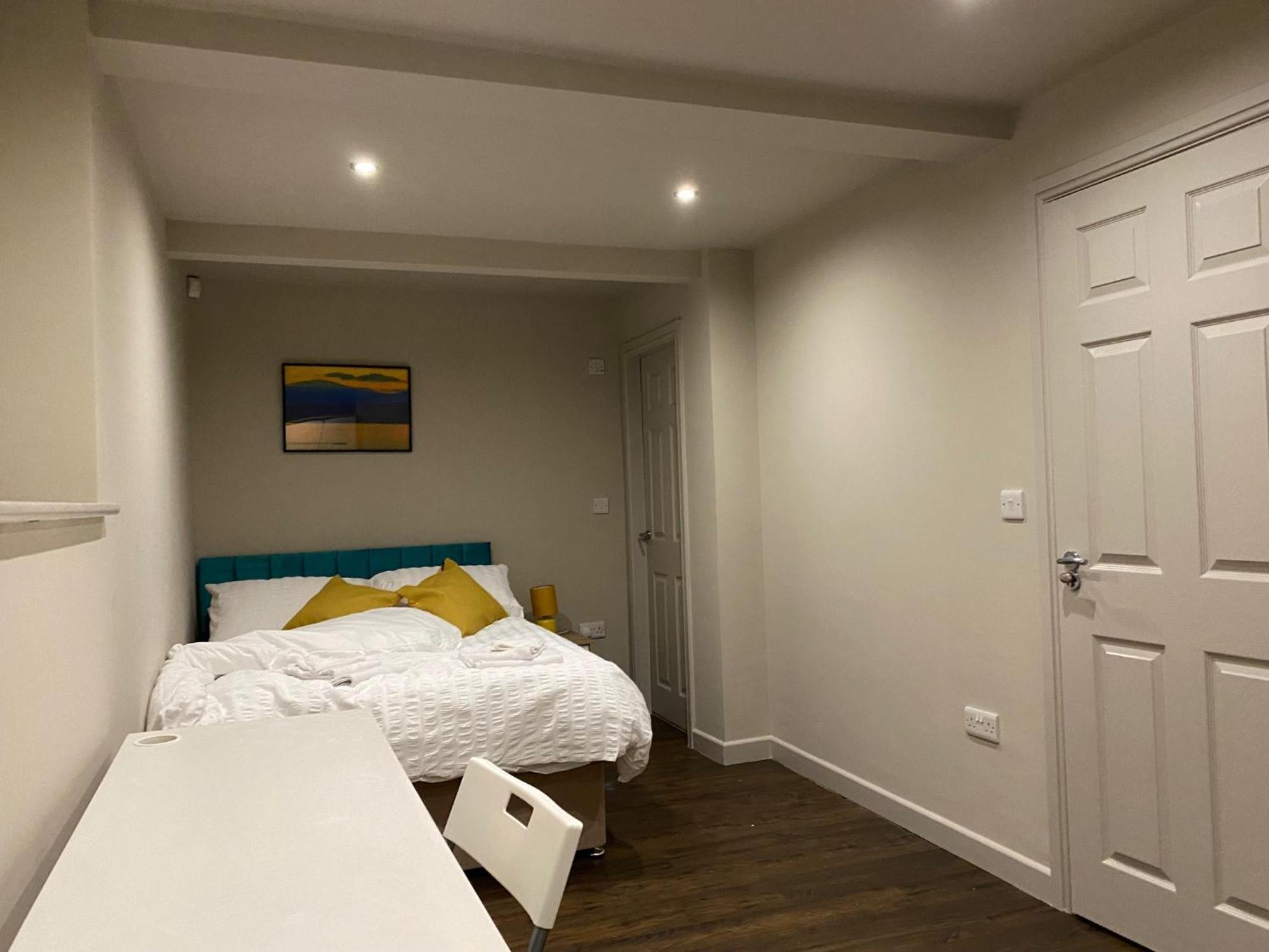 Stunning King Suite Apartment In The Heart Of Leeds City Center Exterior photo