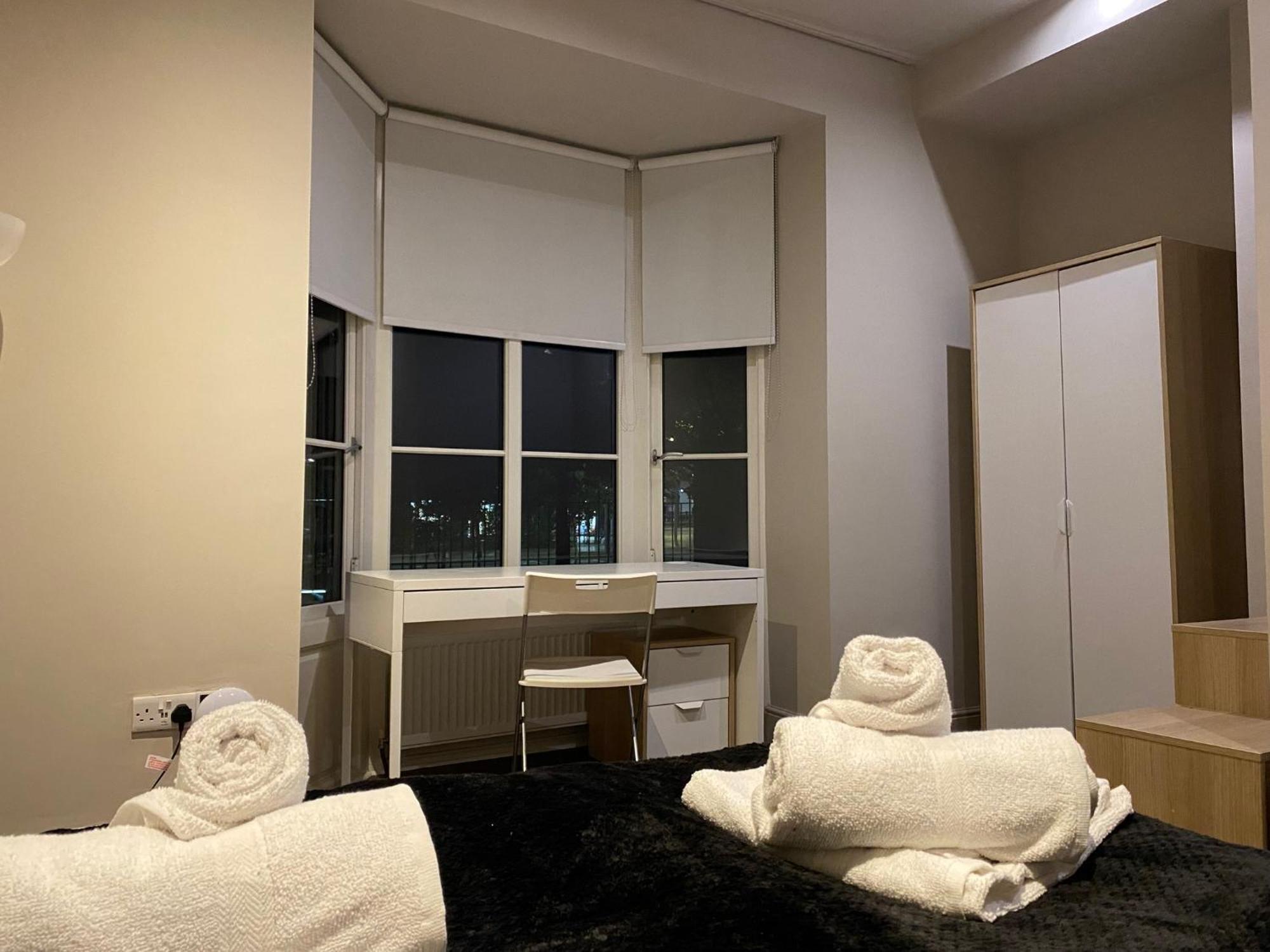Stunning King Suite Apartment In The Heart Of Leeds City Center Exterior photo
