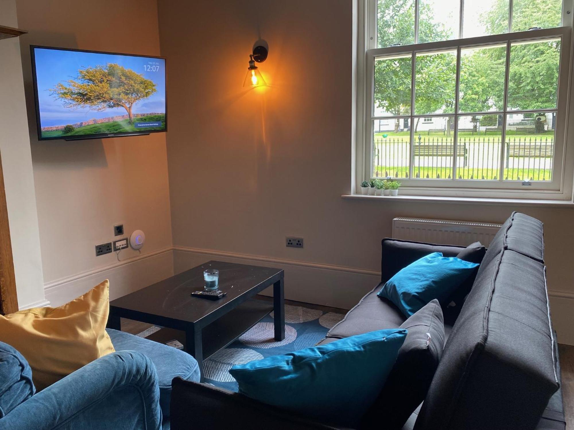 Stunning King Suite Apartment In The Heart Of Leeds City Center Exterior photo
