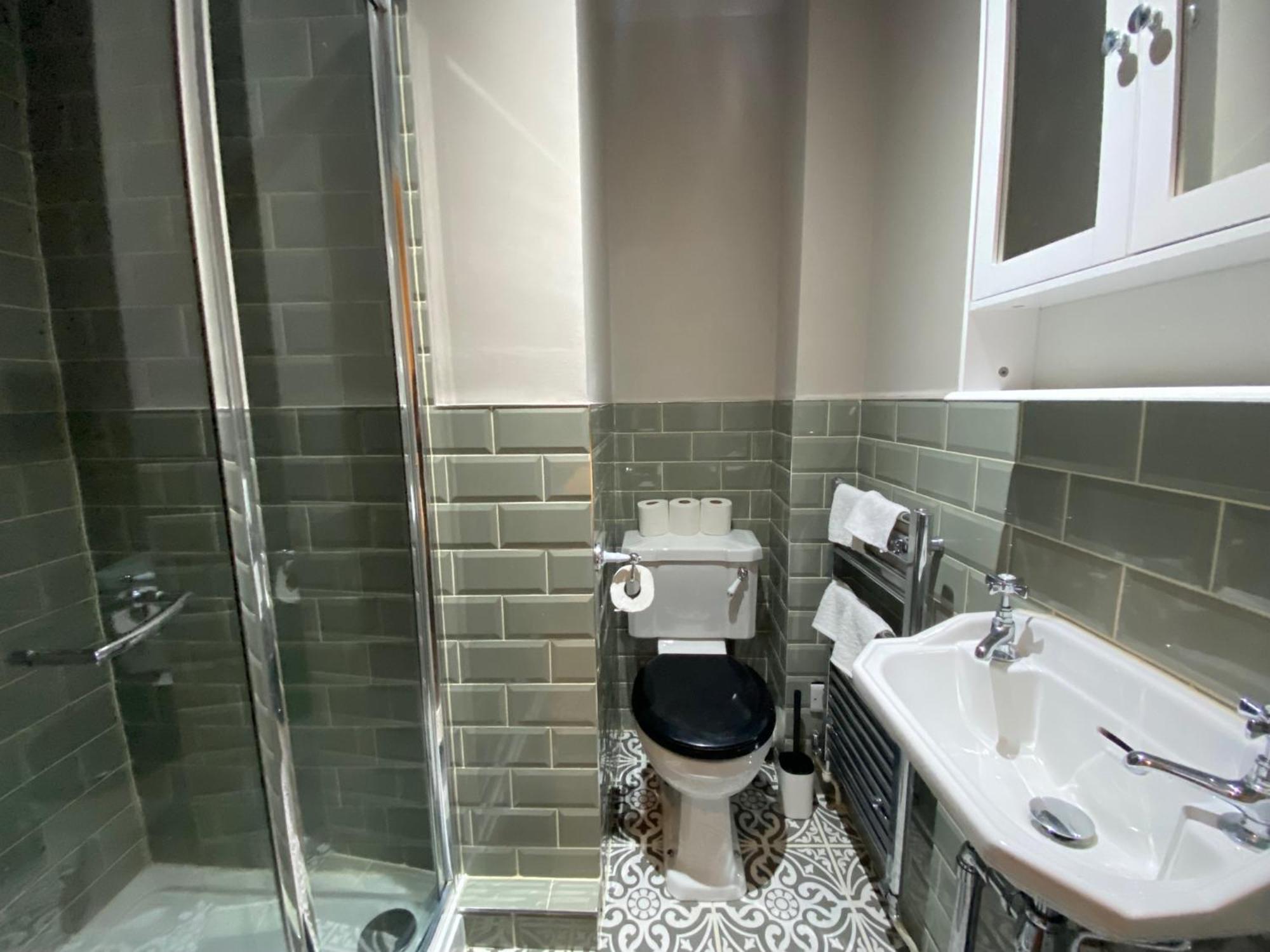 Stunning King Suite Apartment In The Heart Of Leeds City Center Exterior photo